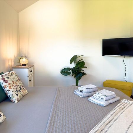 Serenity Vista Retreat Bnb Bescheid Eksteriør billede