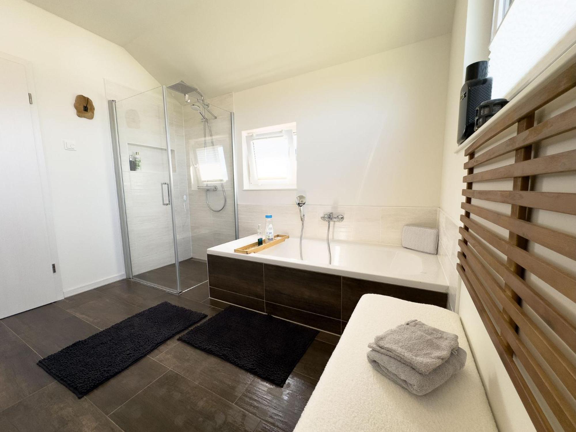 Serenity Vista Retreat Bnb Bescheid Eksteriør billede