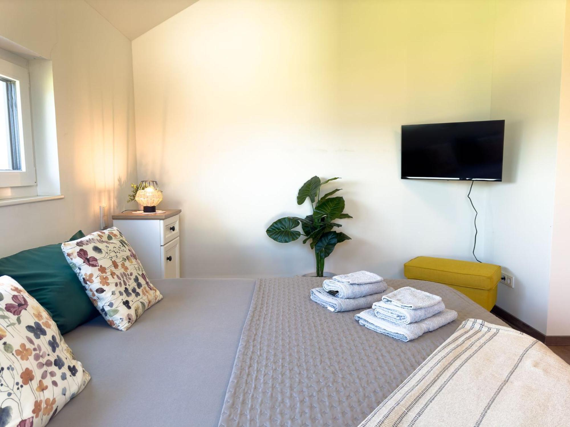 Serenity Vista Retreat Bnb Bescheid Eksteriør billede