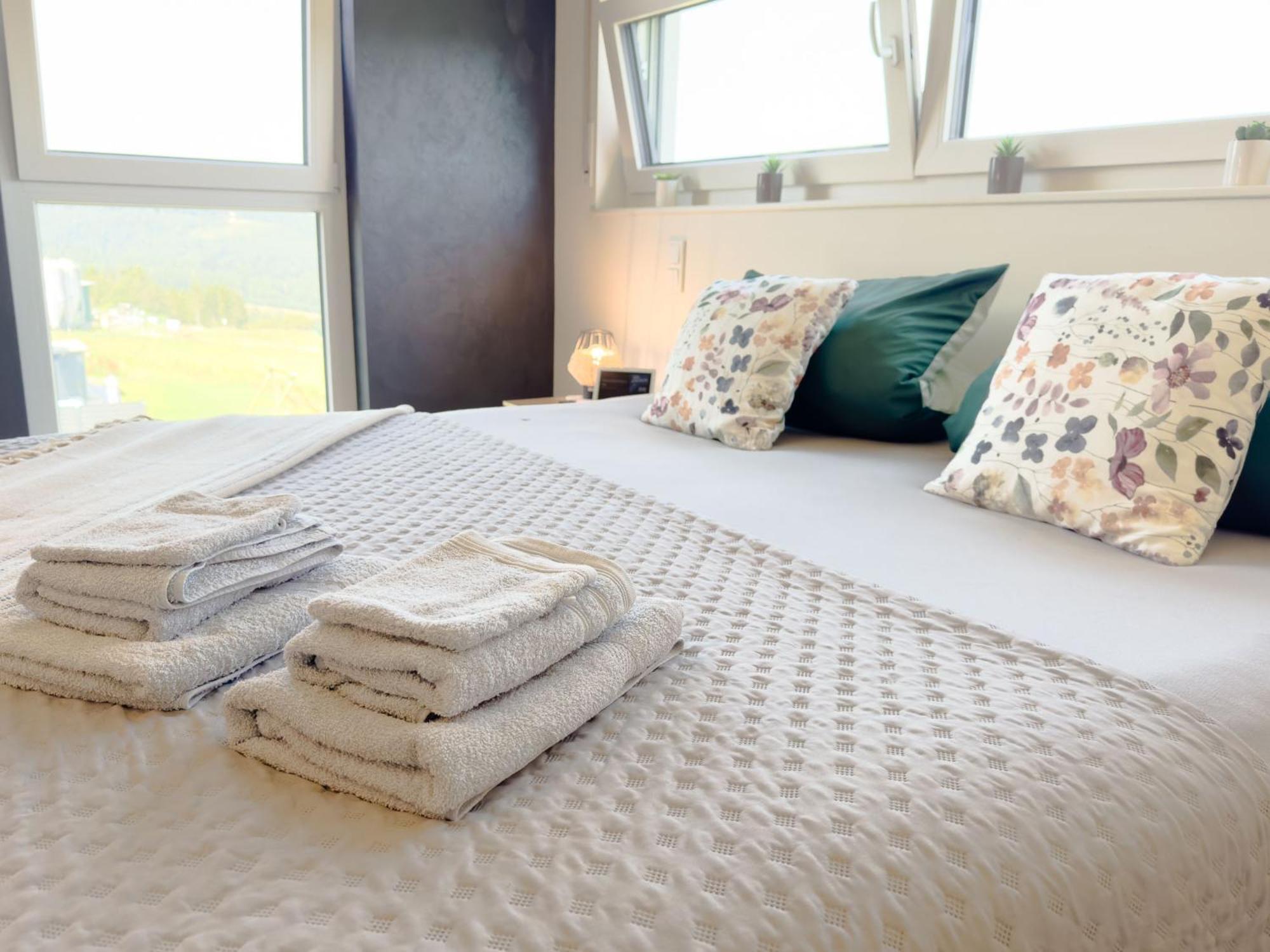 Serenity Vista Retreat Bnb Bescheid Eksteriør billede